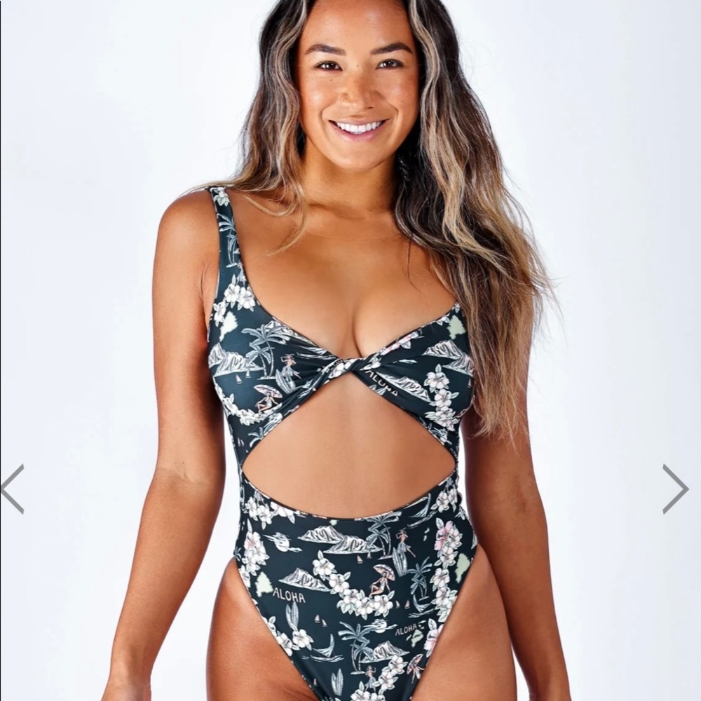NWT - SKATIE Chloe One Piece in KONA